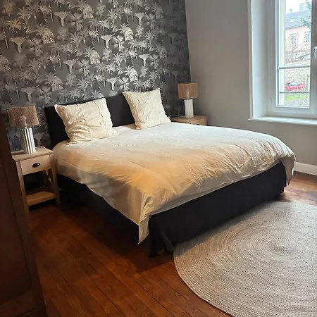 Beautiful 2 Bedroom - Prime Location