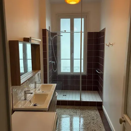 Beautiful 2 Bedroom - Prime Location Реймс